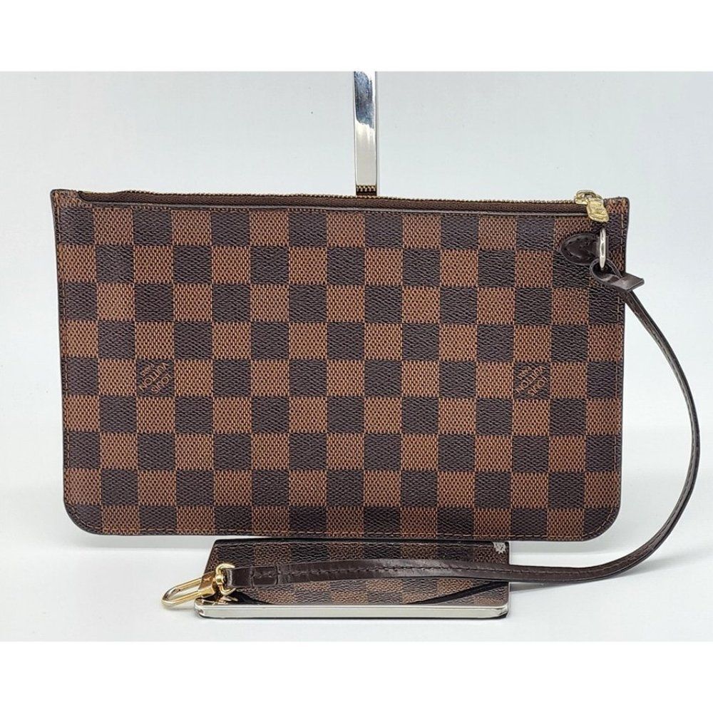 Louis Vuitton Neverfull MM Pochette in Damier Ebene in Excellent Condition